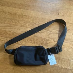 Lululemon Everywhere Belt Bag
